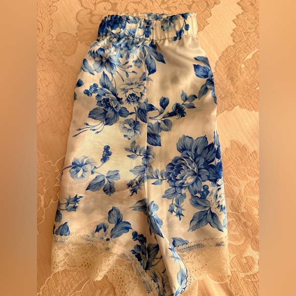 Floral Blue and White Pajama Set - Picture 4 of 5